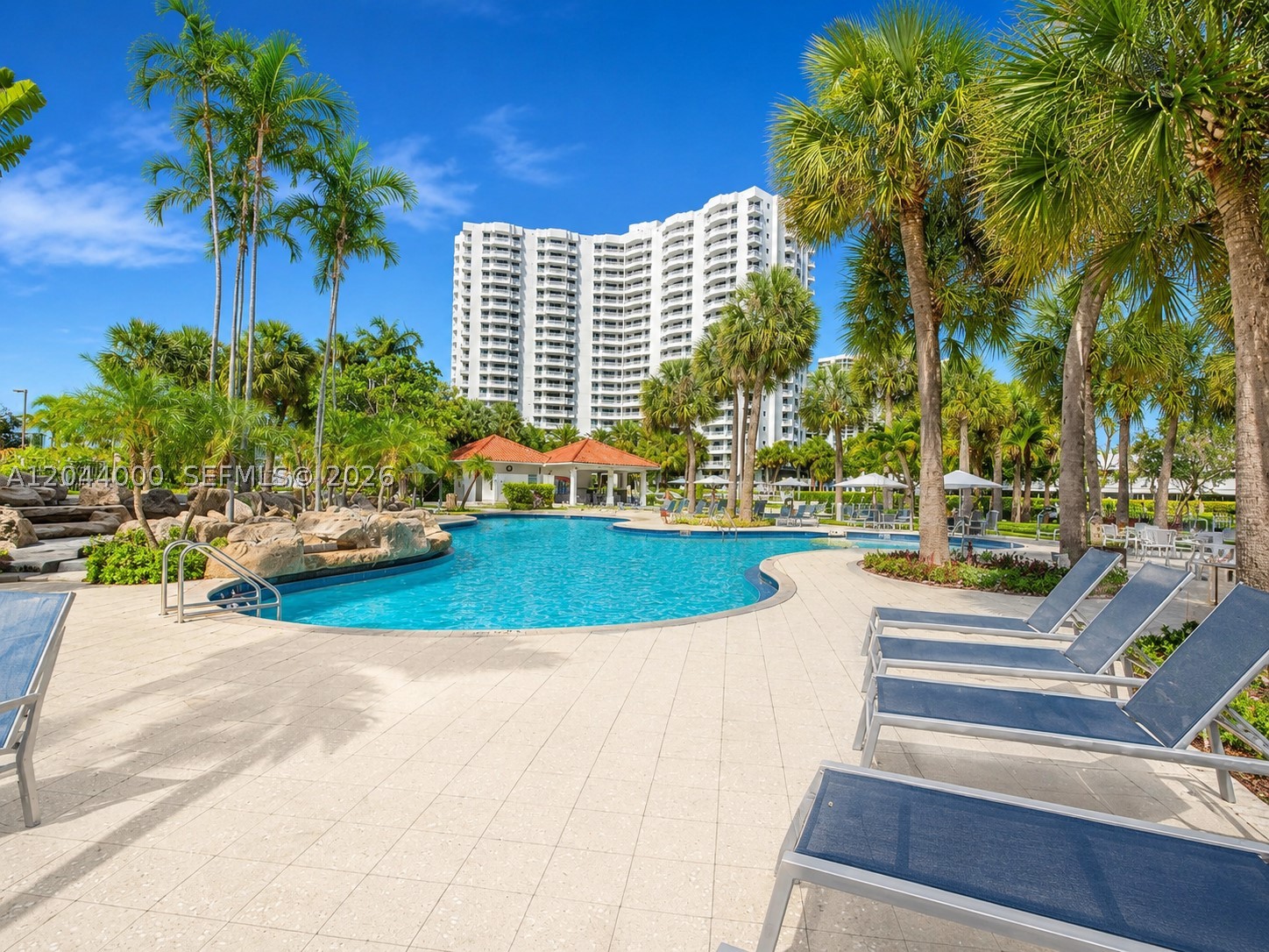 PARC CENTRAL AVENTURA SOU - Residential Lease