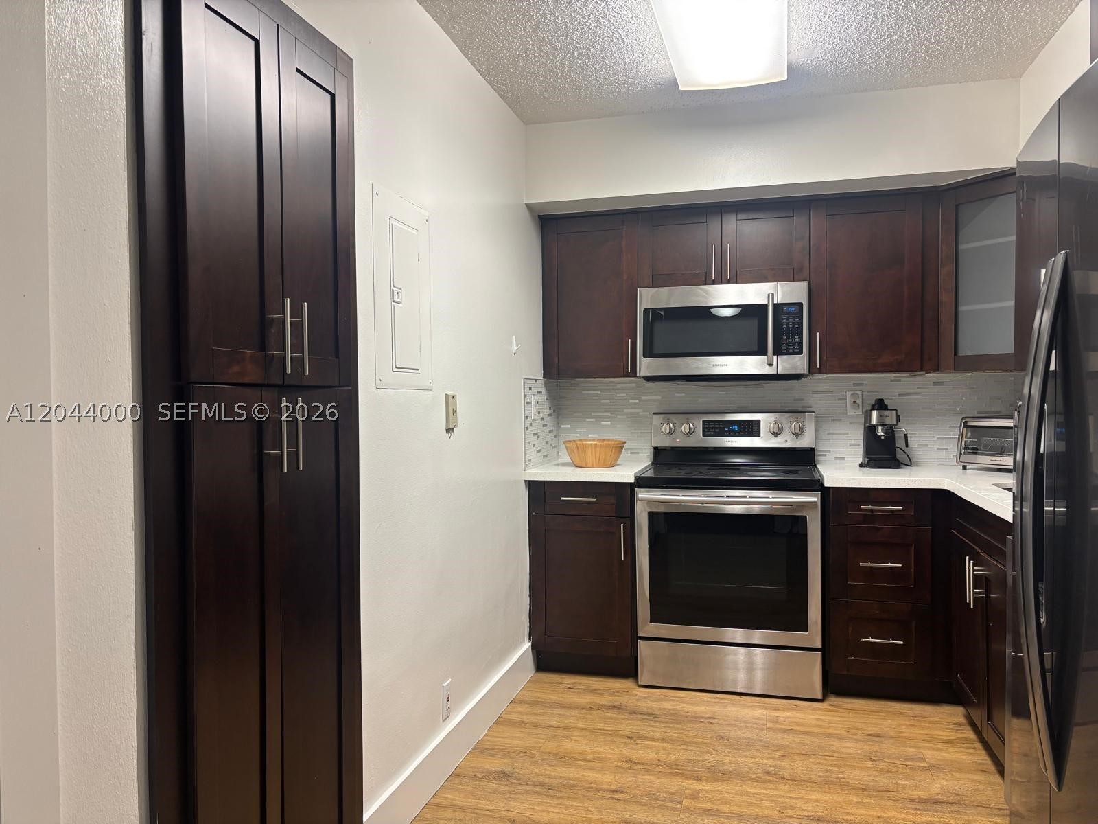 PARC CENTRAL AVENTURA SOU - Residential Lease