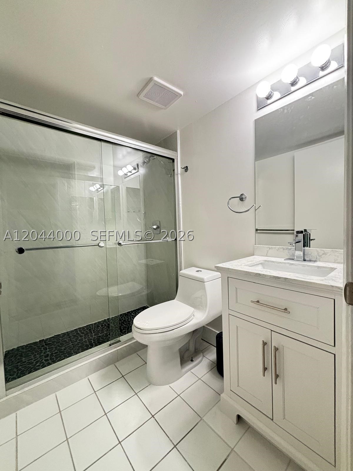 PARC CENTRAL AVENTURA SOU - Residential Lease