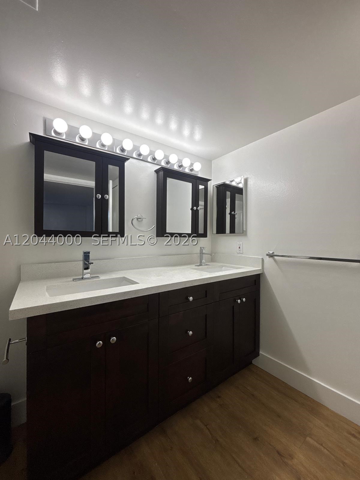 PARC CENTRAL AVENTURA SOU - Residential Lease