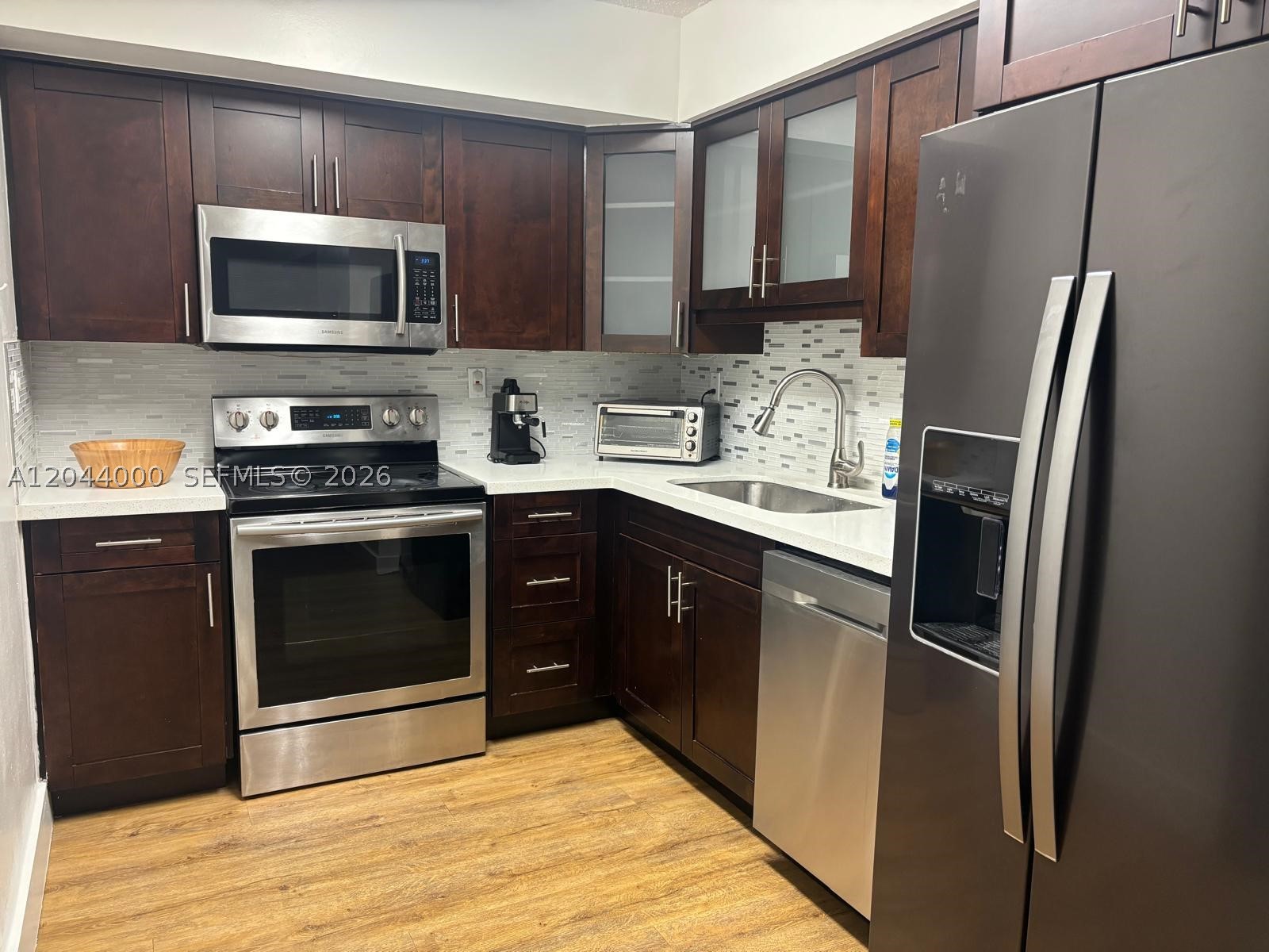 PARC CENTRAL AVENTURA SOU - Residential Lease