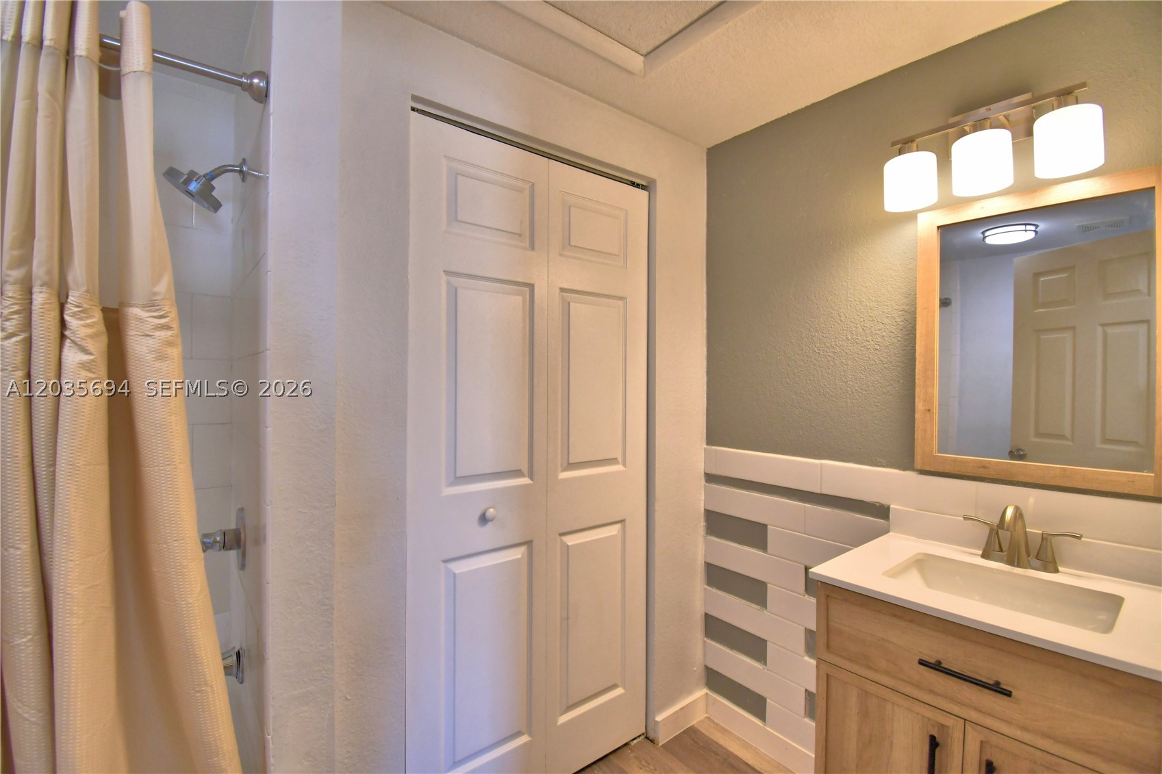 WEEKS D P RESUBDIVISION PB - Residential