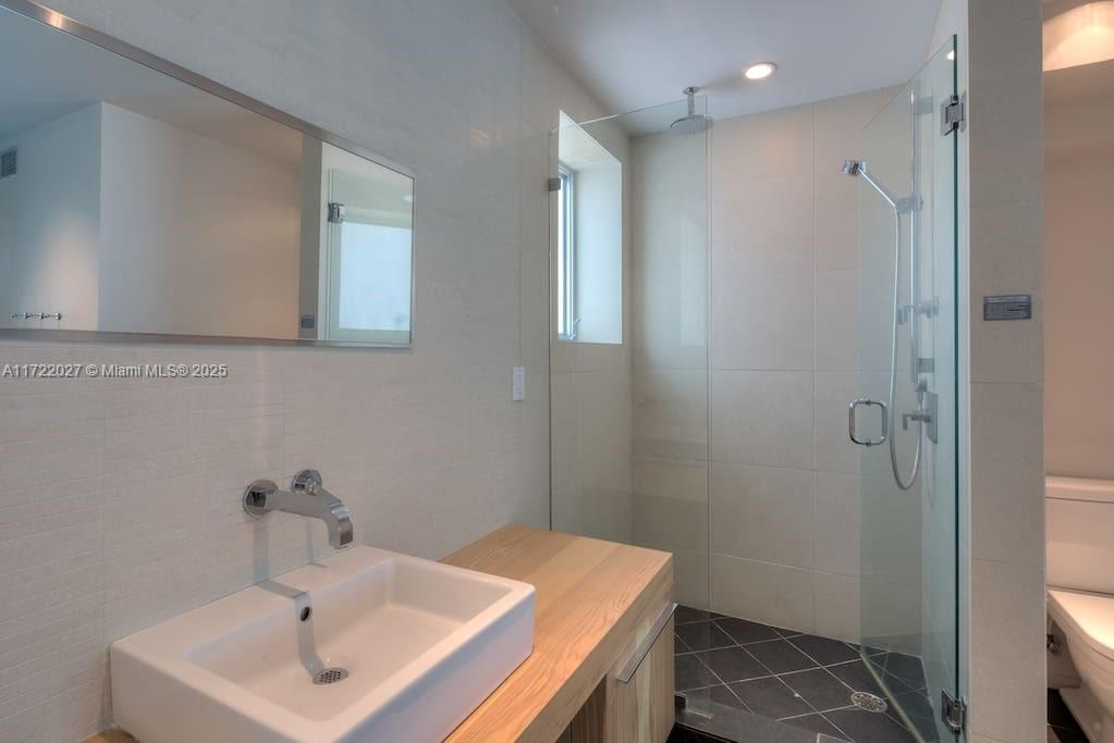 FONTANA CONDO - Residential Lease