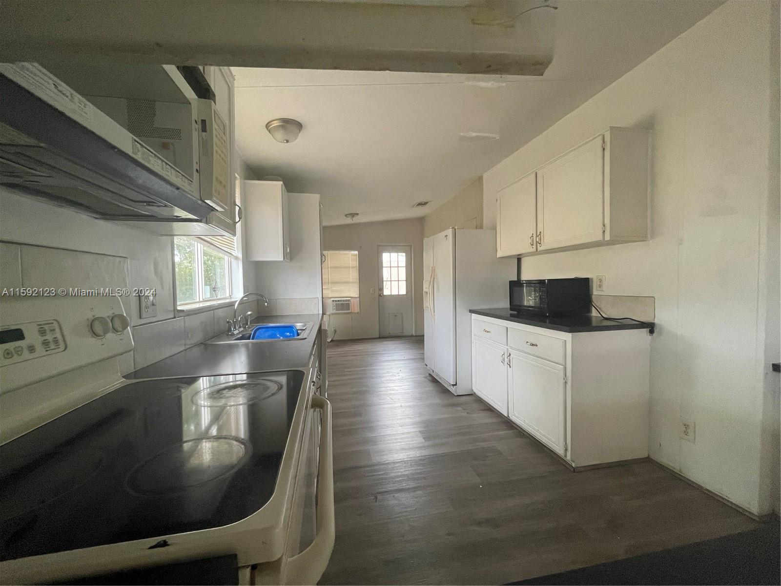 WATERGATE MOBILE HOME - Residential Lease