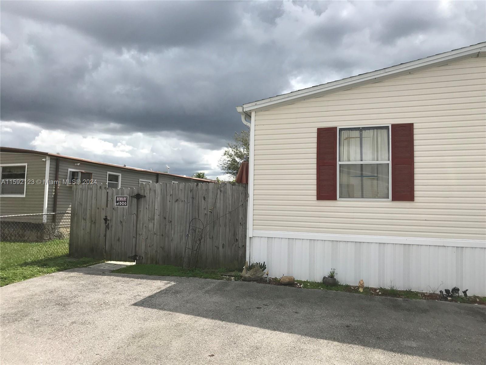 WATERGATE MOBILE HOME - Residential Lease