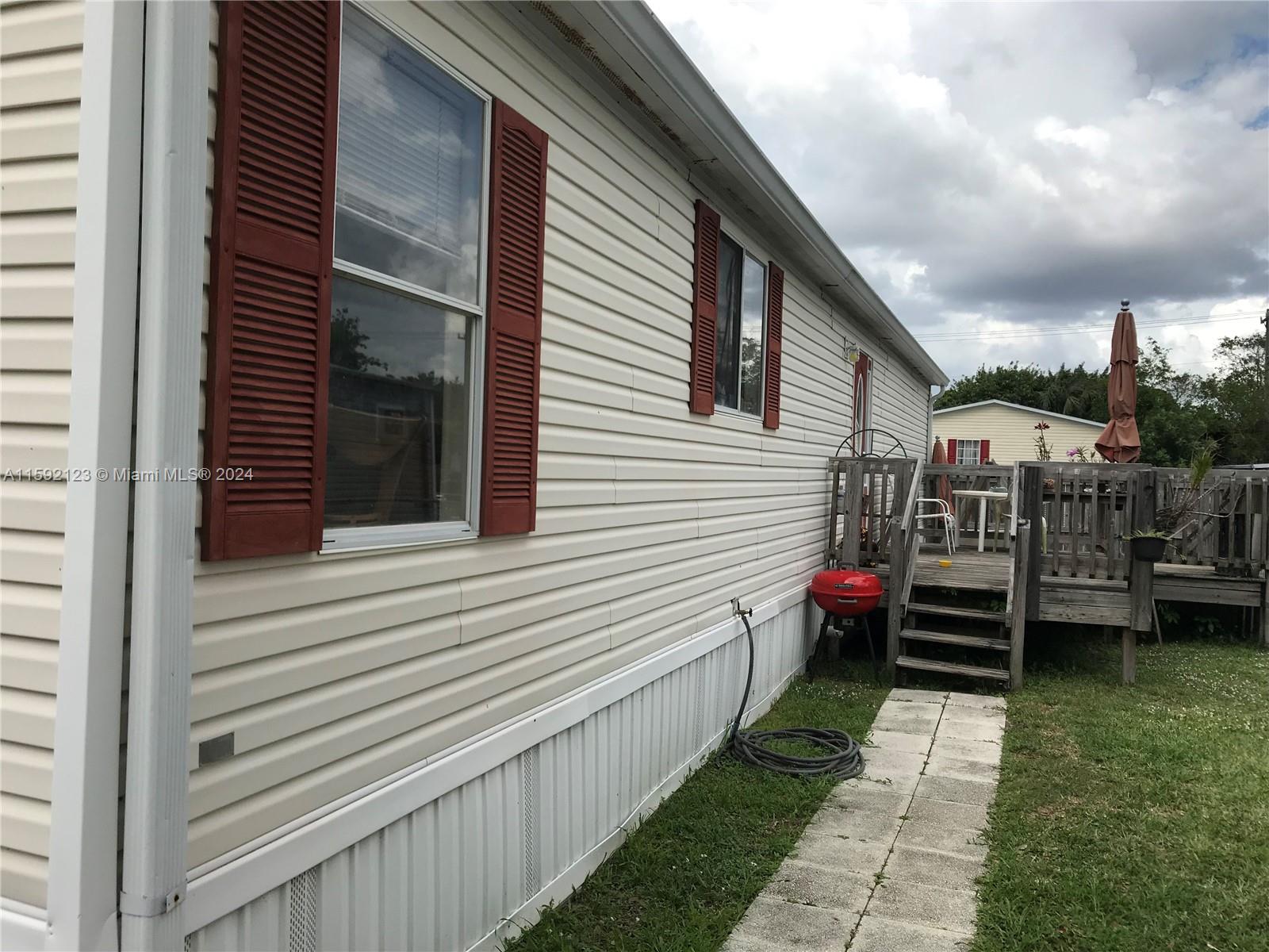 WATERGATE MOBILE HOME - Residential Lease