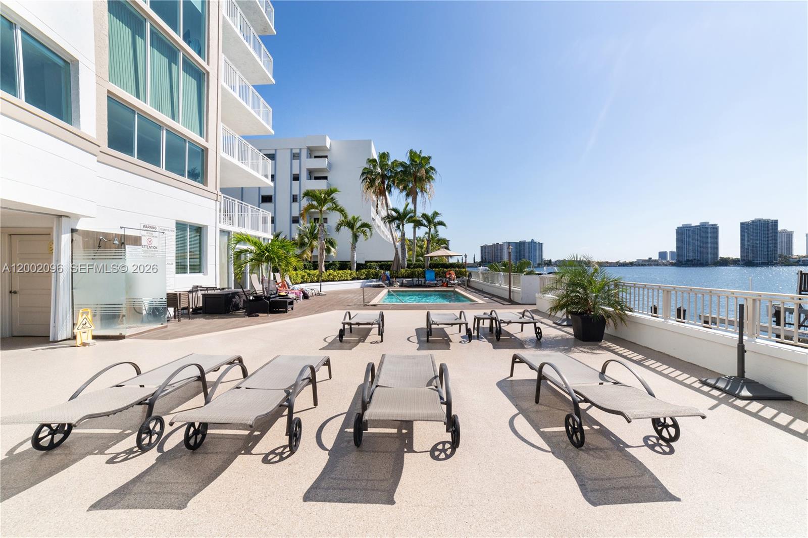 LE MONTCALM CONDO - Residential
