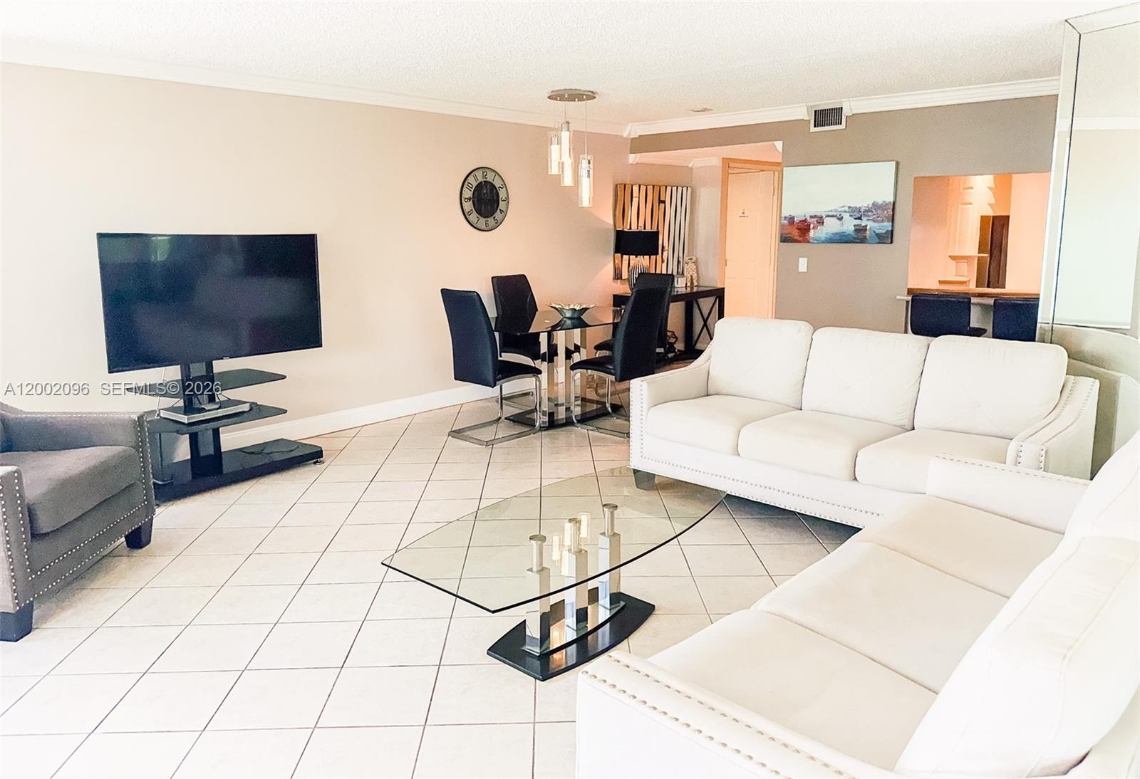 LE MONTCALM CONDO - Residential