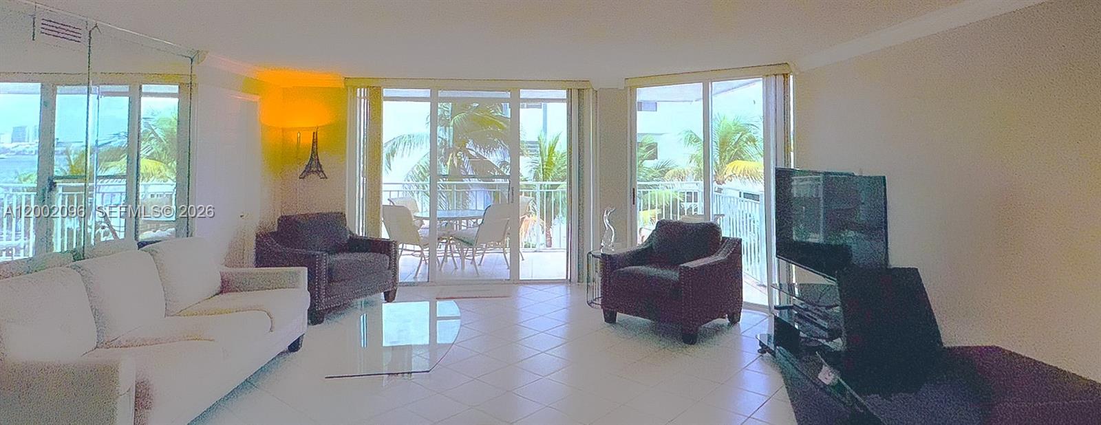 LE MONTCALM CONDO - Residential