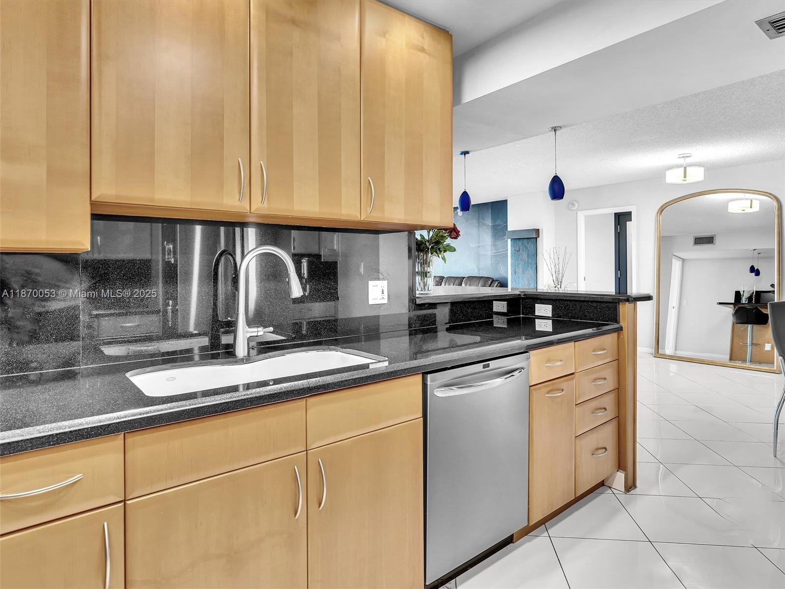 ALLINGTON TOWERS NORTH CO - Residential