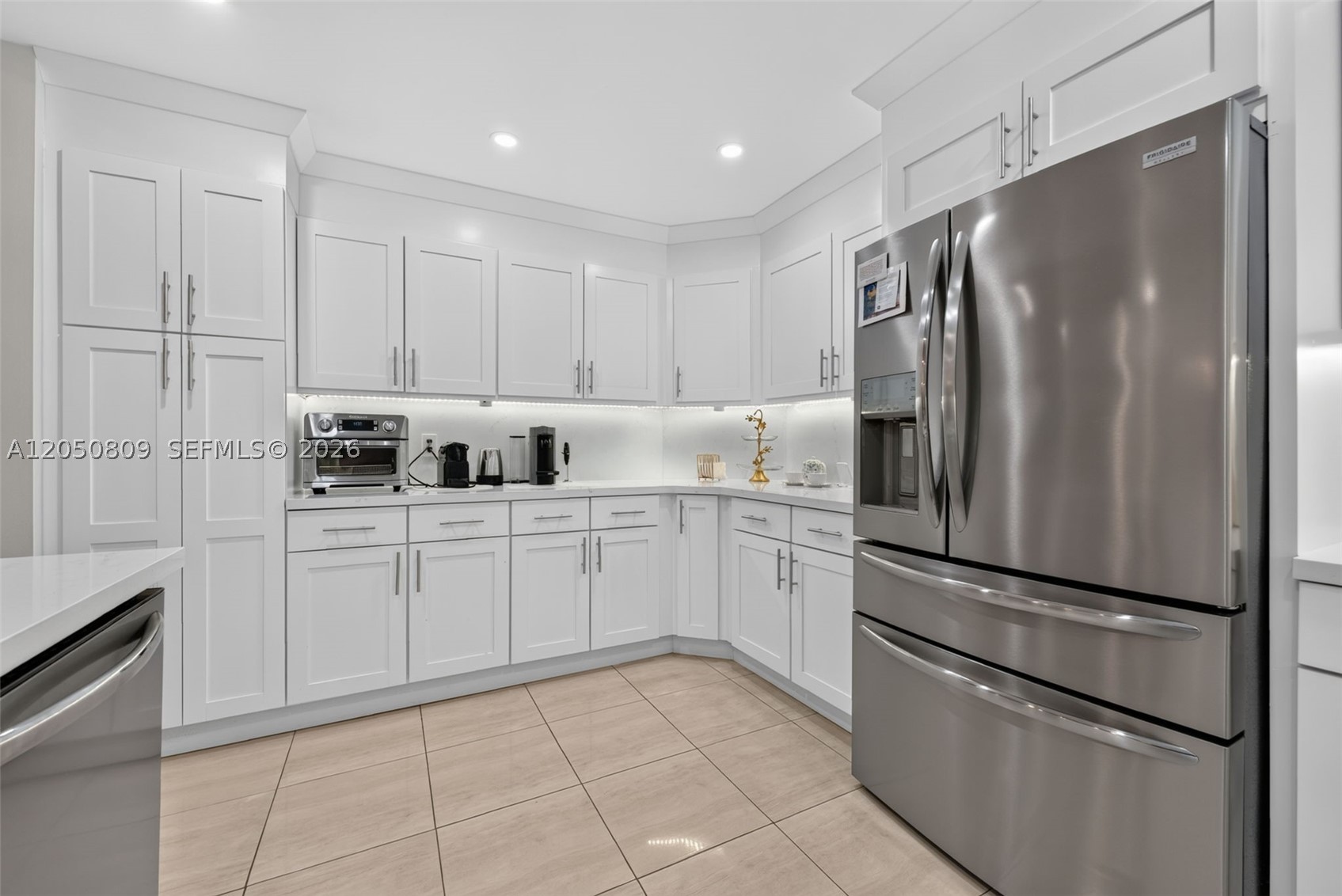 COLONNADE AT DADELAND SE - Residential Lease