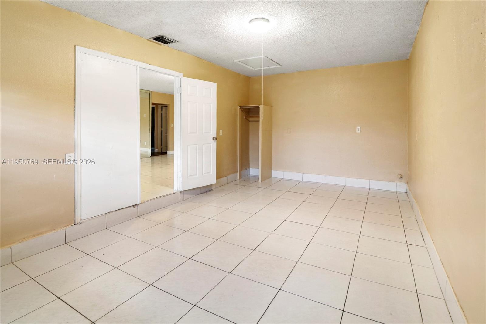 FORT LAUDERDALE TRUCK FAR - Residential