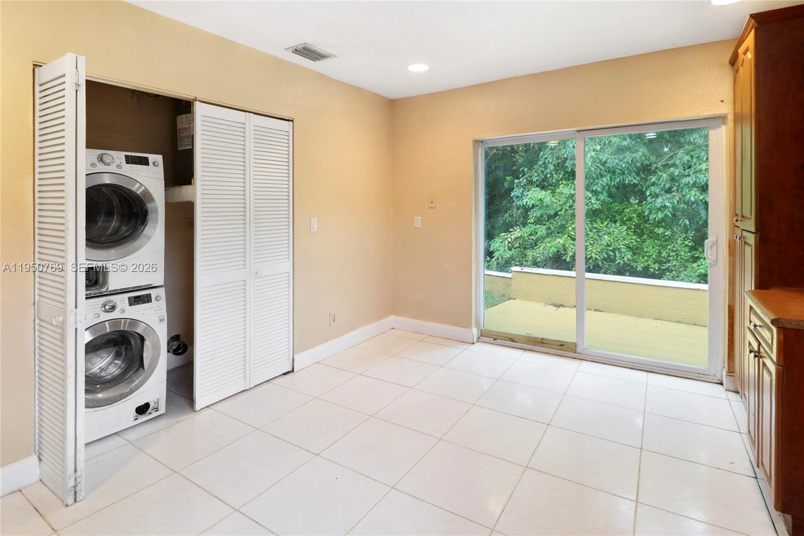 FORT LAUDERDALE TRUCK FAR - Residential