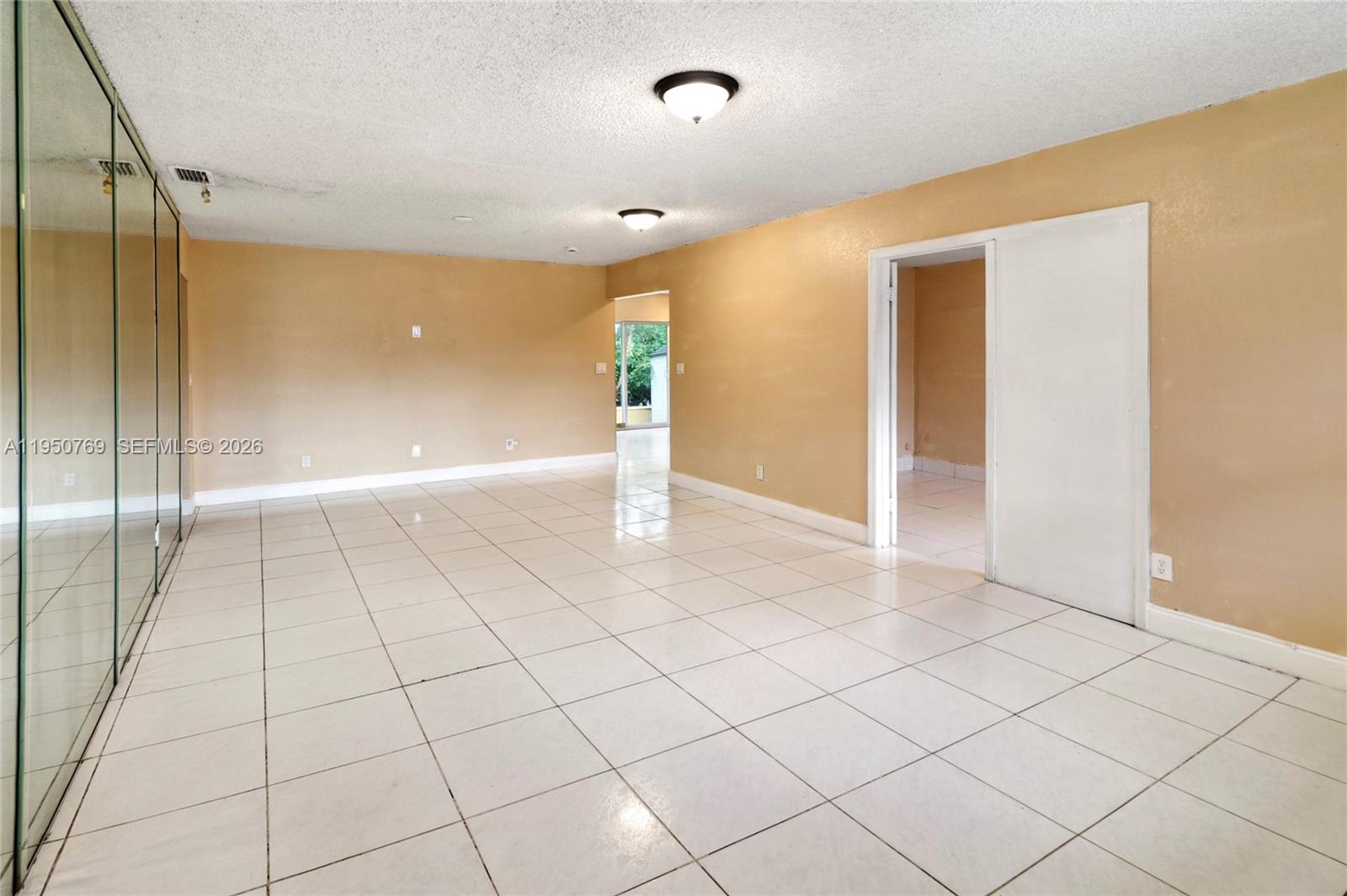 FORT LAUDERDALE TRUCK FAR - Residential