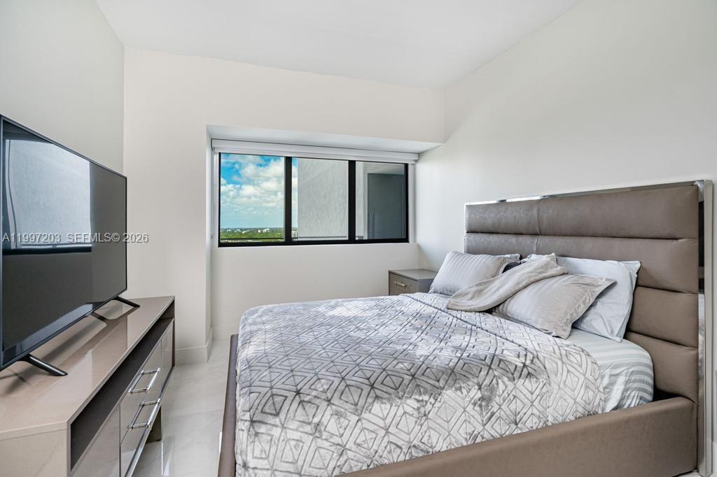 PARAISO BAY CONDO - Residential