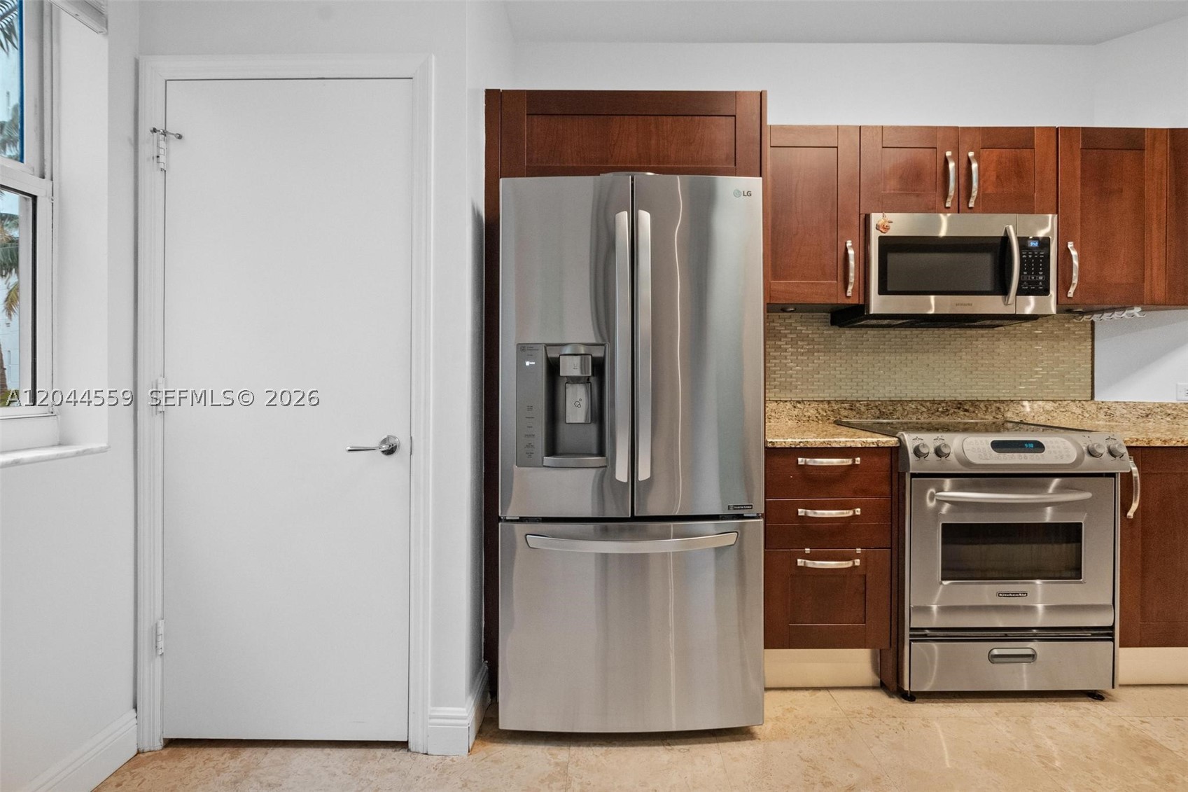 TURNBERRY VILLAGE SO TOWE - Residential Lease