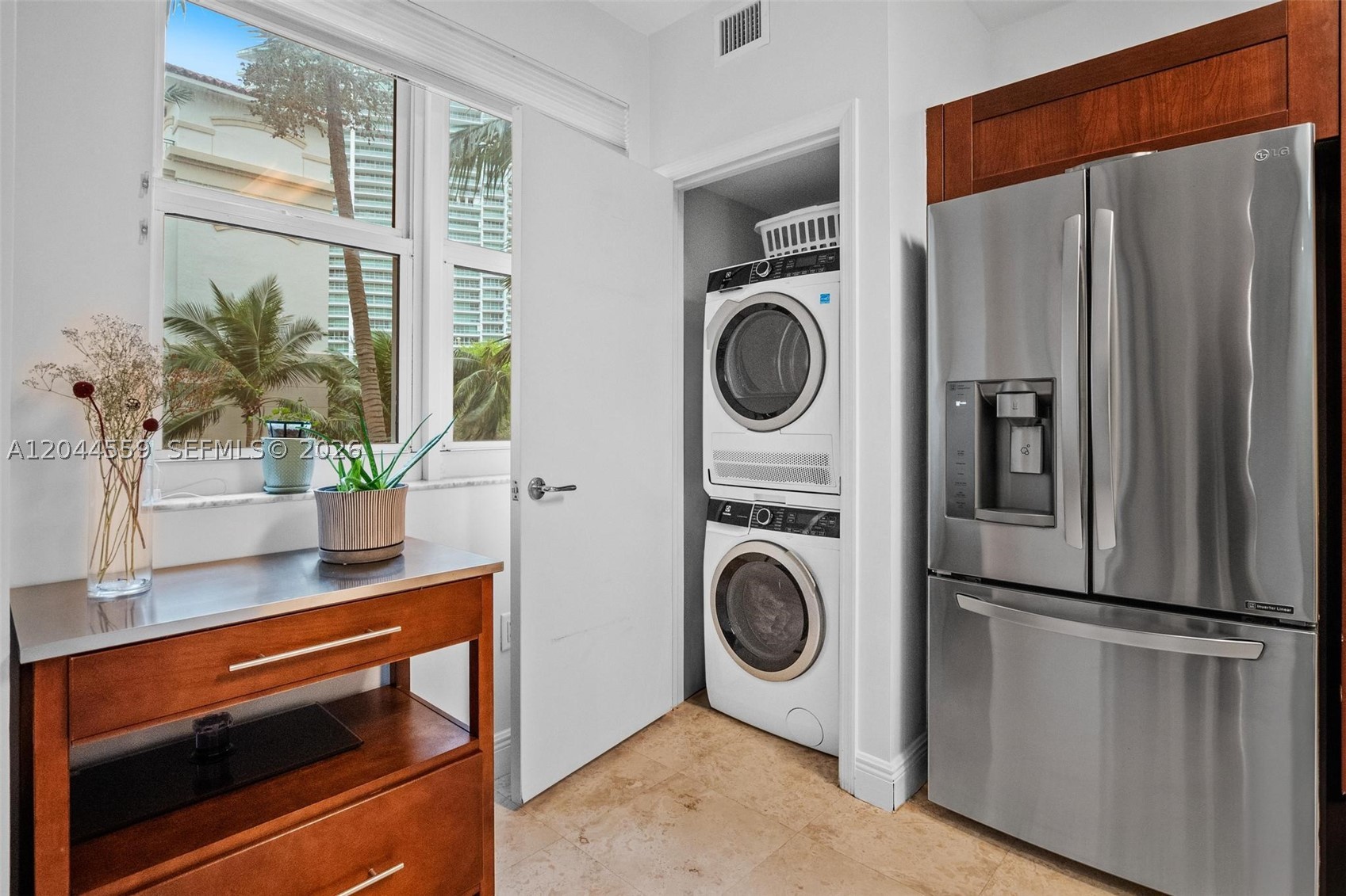 TURNBERRY VILLAGE SO TOWE - Residential Lease