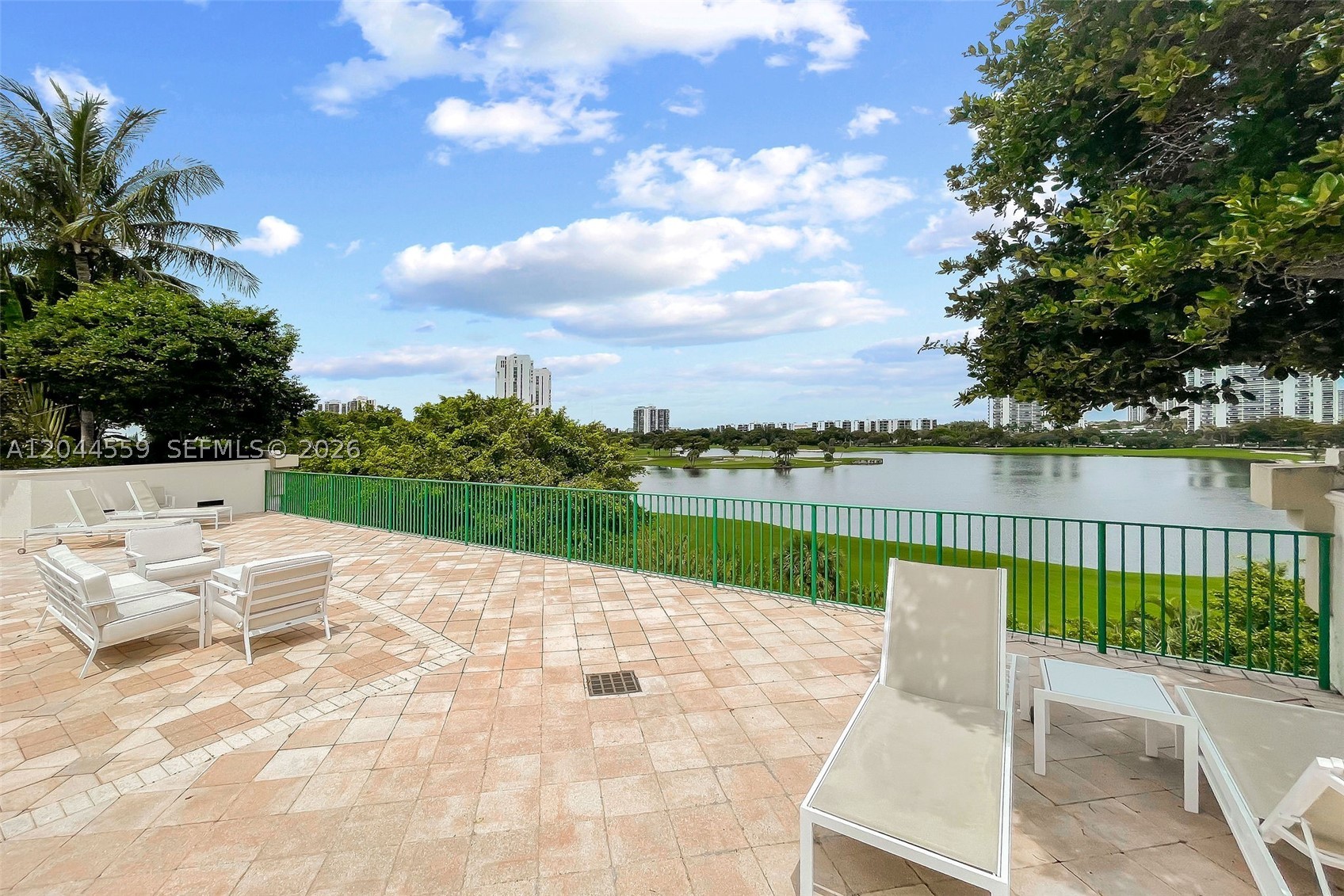 TURNBERRY VILLAGE SO TOWE - Residential Lease