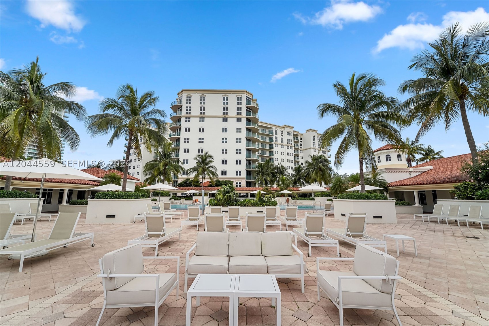 TURNBERRY VILLAGE SO TOWE - Residential Lease