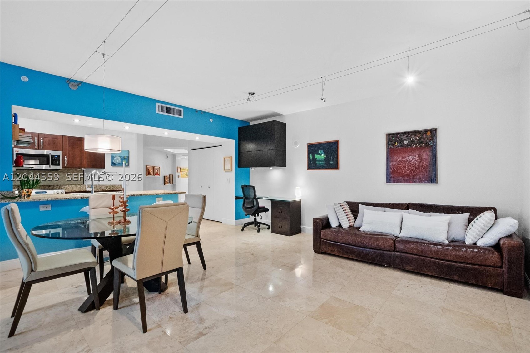 TURNBERRY VILLAGE SO TOWE - Residential Lease