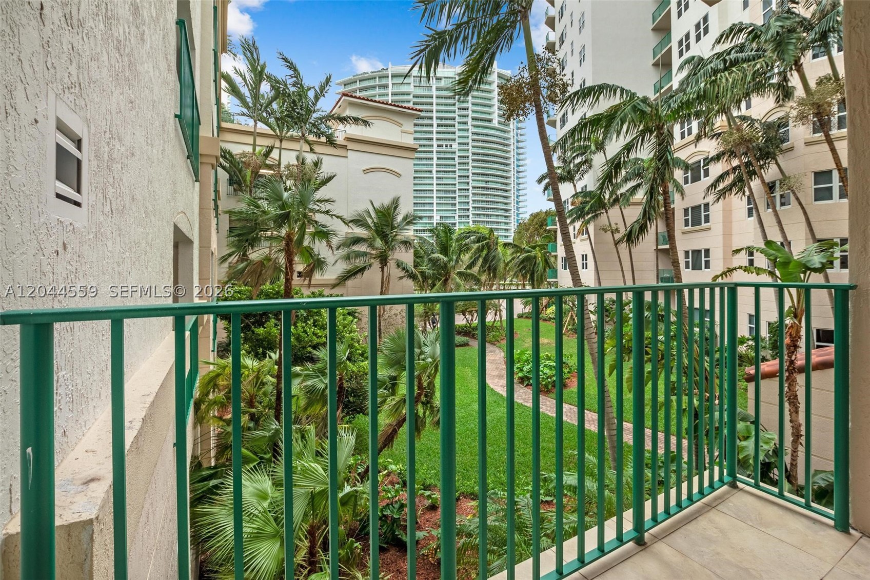 TURNBERRY VILLAGE SO TOWE - Residential Lease