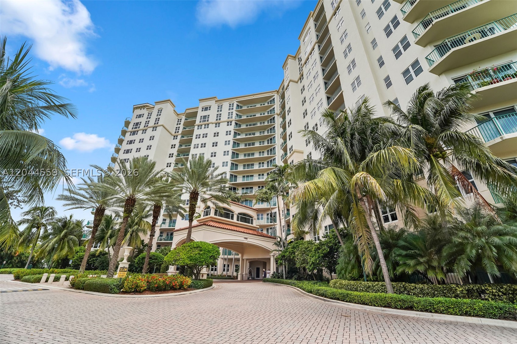 TURNBERRY VILLAGE SO TOWE - Residential Lease