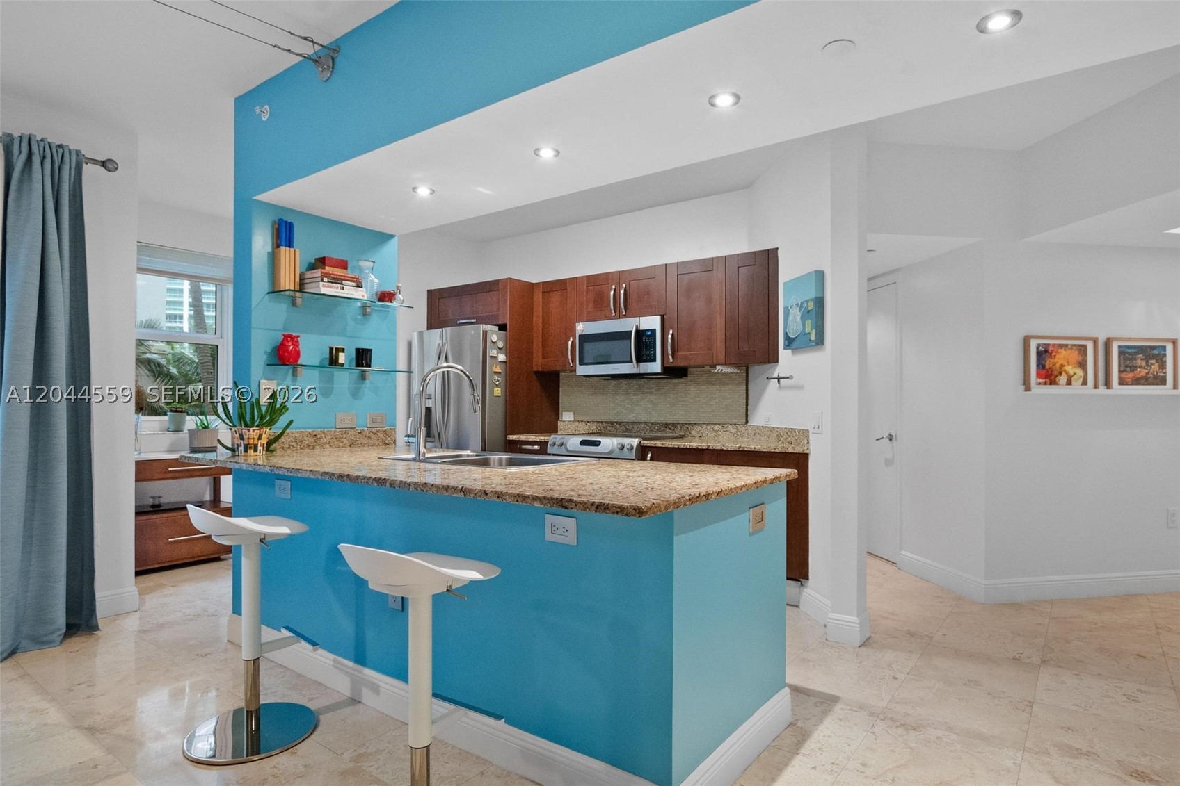 TURNBERRY VILLAGE SO TOWE - Residential Lease