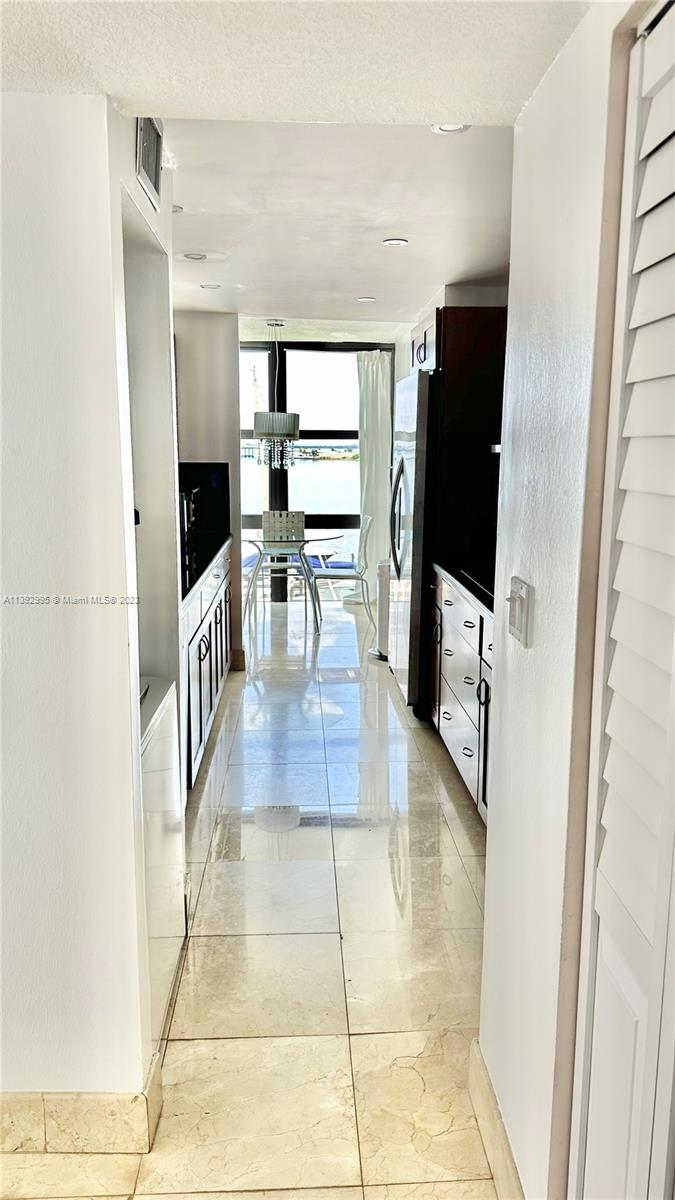BRICKELL PLACE CONDO - Residential Lease