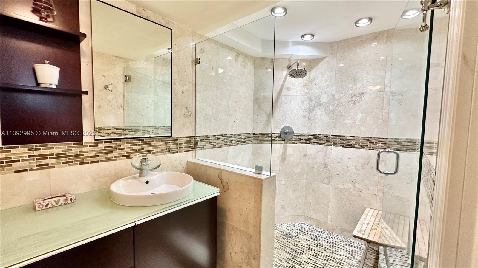 BRICKELL PLACE CONDO - Residential Lease