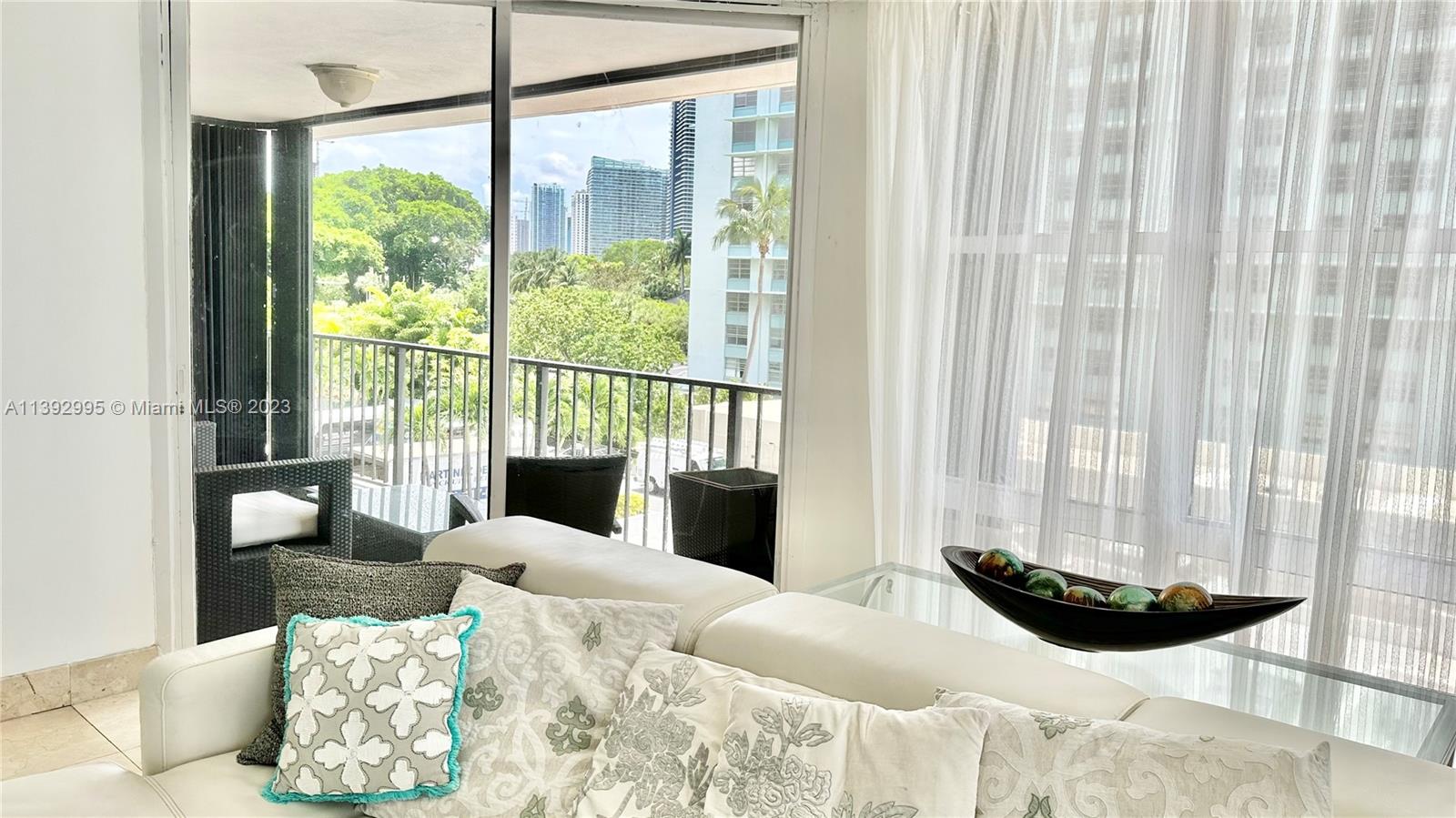 BRICKELL PLACE CONDO - Residential Lease