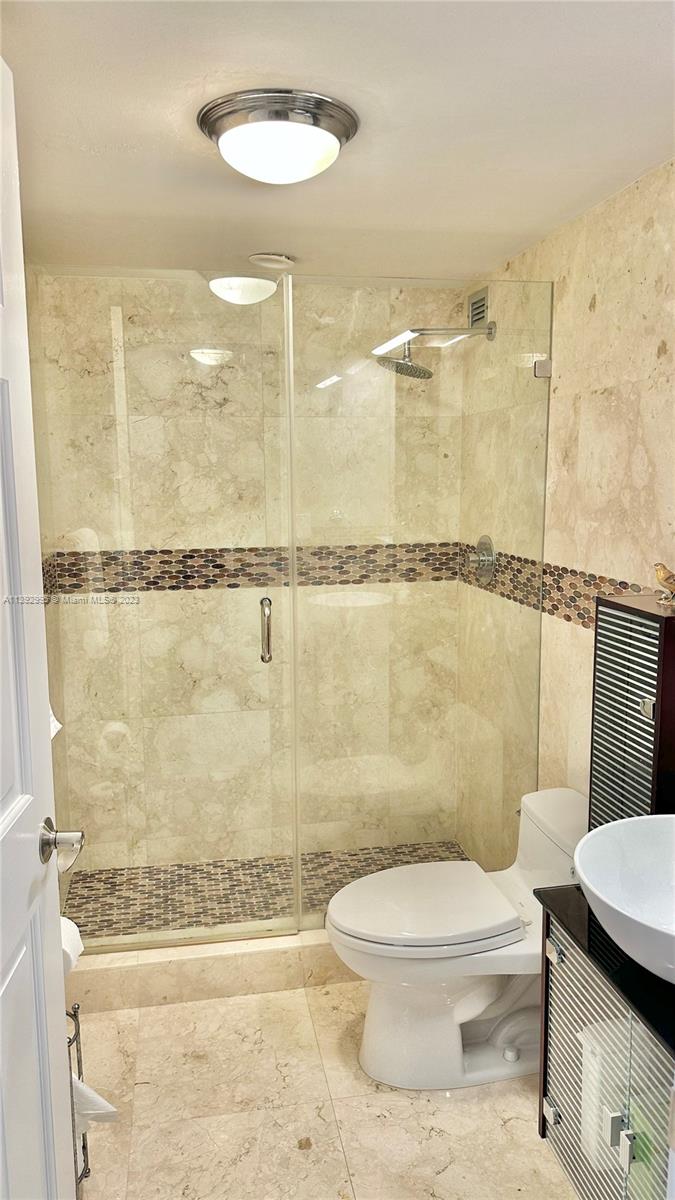 BRICKELL PLACE CONDO - Residential Lease