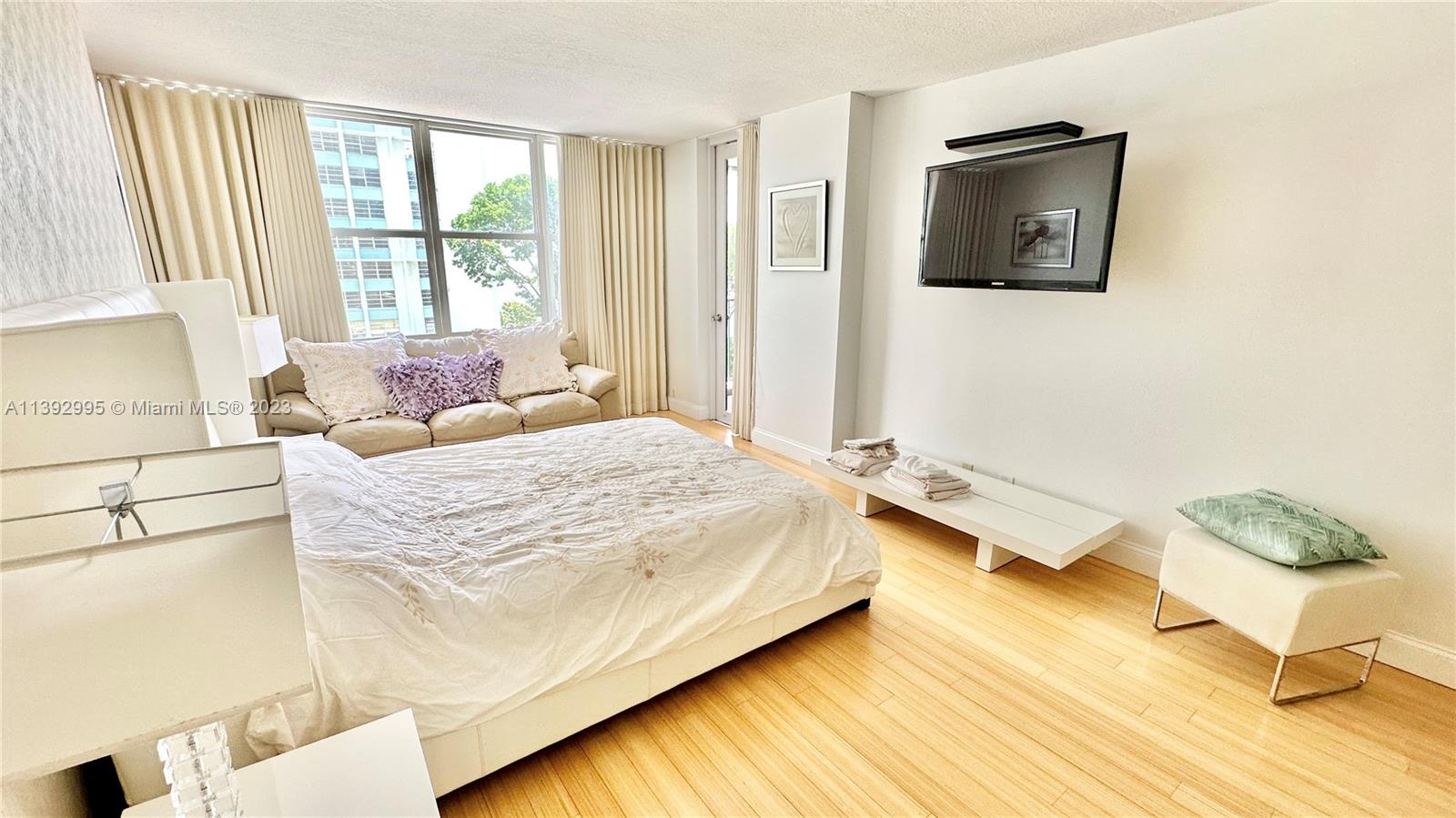 BRICKELL PLACE CONDO - Residential Lease