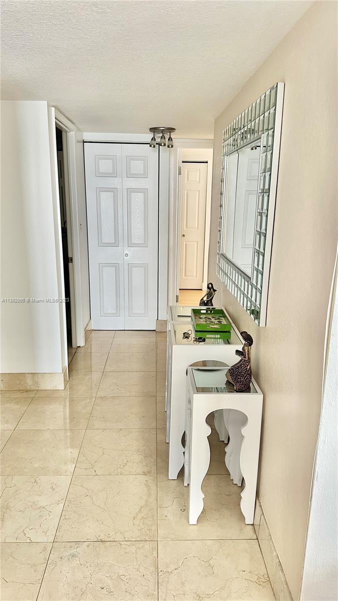 BRICKELL PLACE CONDO - Residential Lease