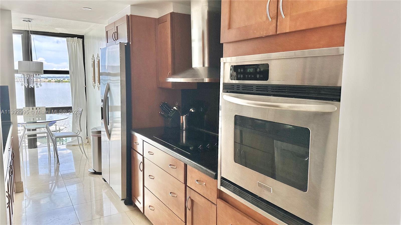 BRICKELL PLACE CONDO - Residential Lease