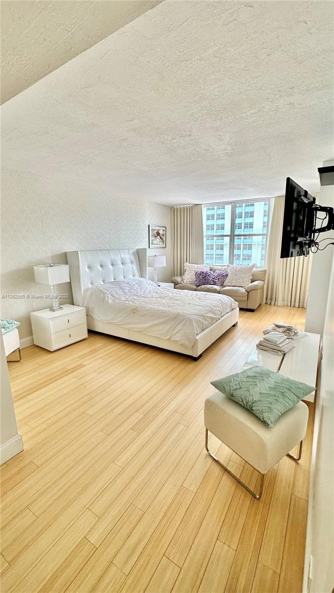 BRICKELL PLACE CONDO - Residential Lease
