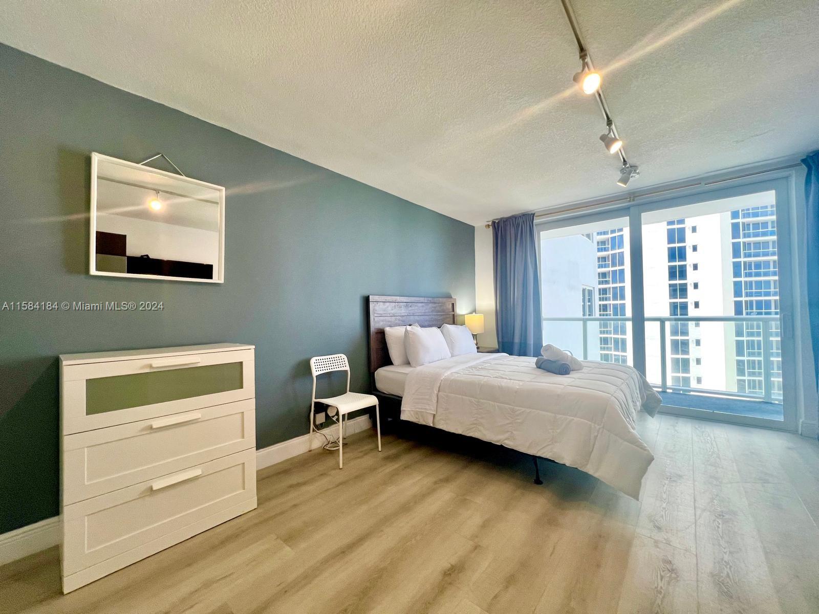 THE AVENTURA BEACH CLUB CO - Residential
