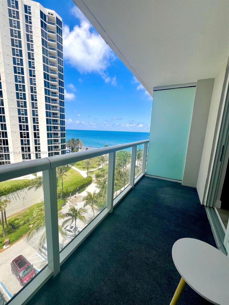 THE AVENTURA BEACH CLUB CO - Residential