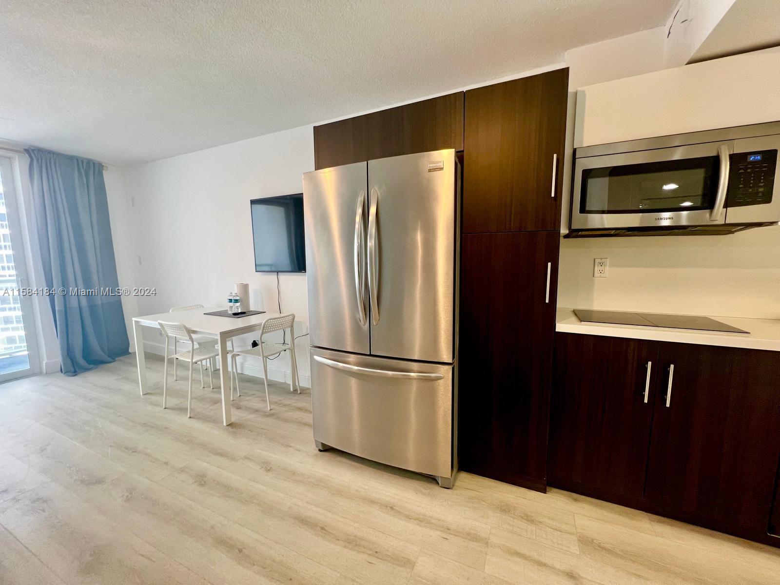 THE AVENTURA BEACH CLUB CO - Residential