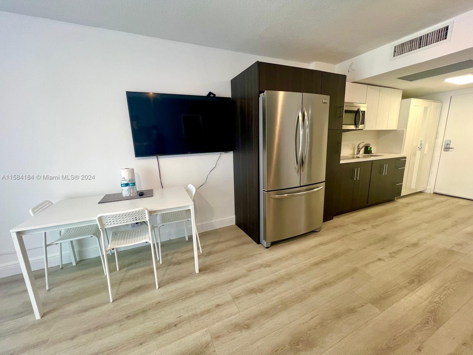 THE AVENTURA BEACH CLUB CO - Residential