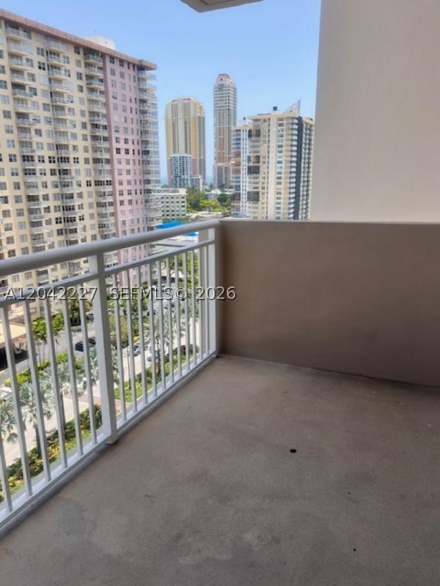 WINSTON TOWERS 100 CONDO - Residential