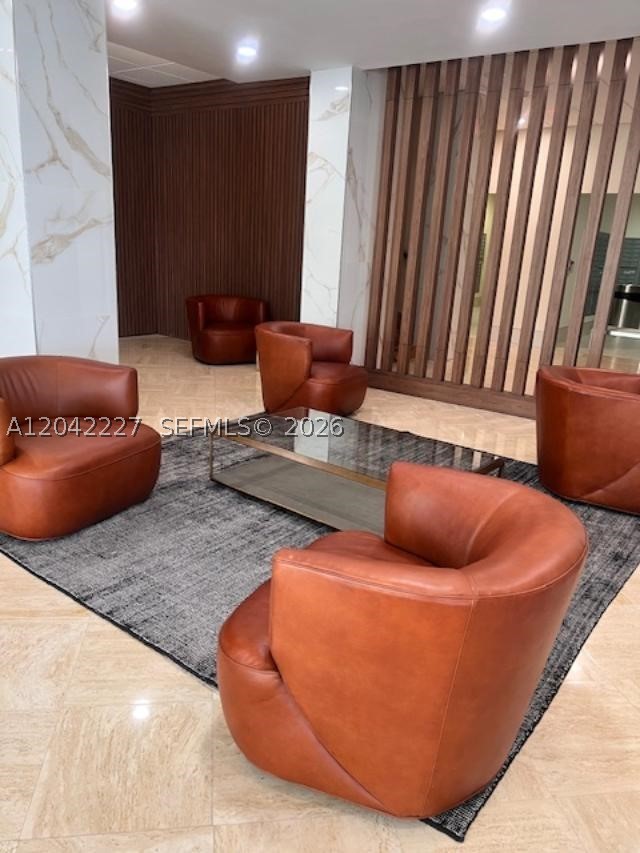 WINSTON TOWERS 100 CONDO - Residential