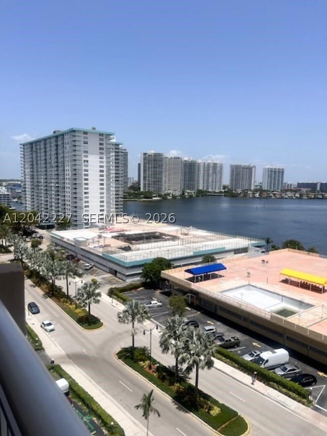 WINSTON TOWERS 100 CONDO - Residential