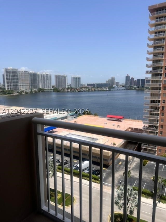 WINSTON TOWERS 100 CONDO - Residential