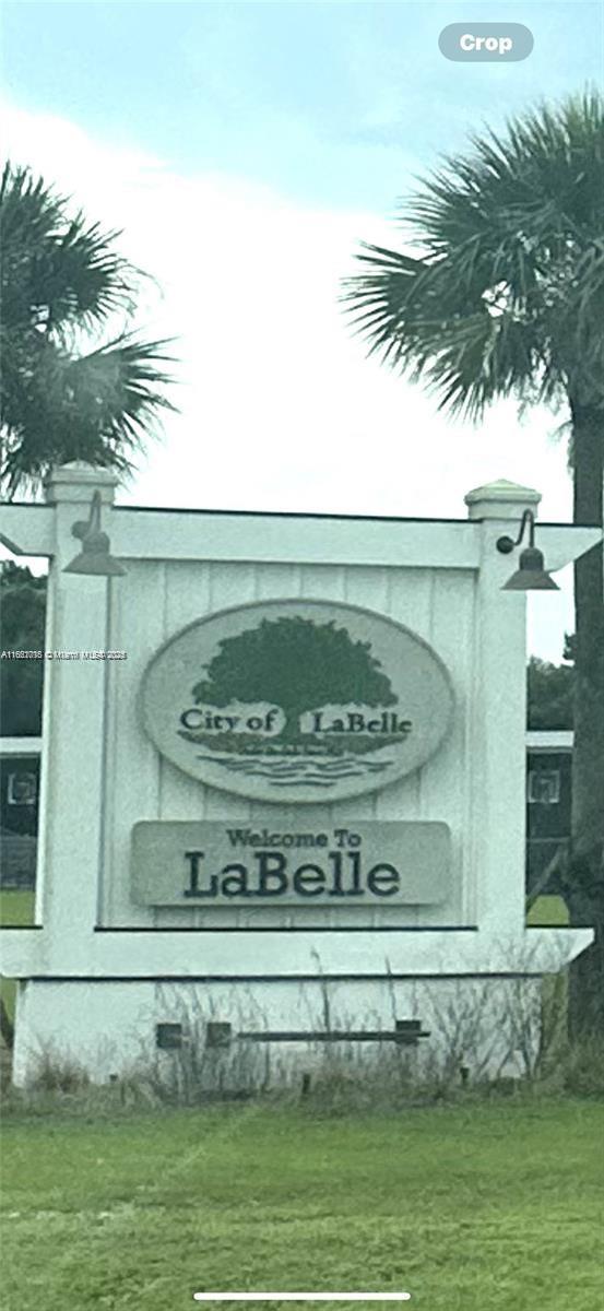 Port La Belle - Land