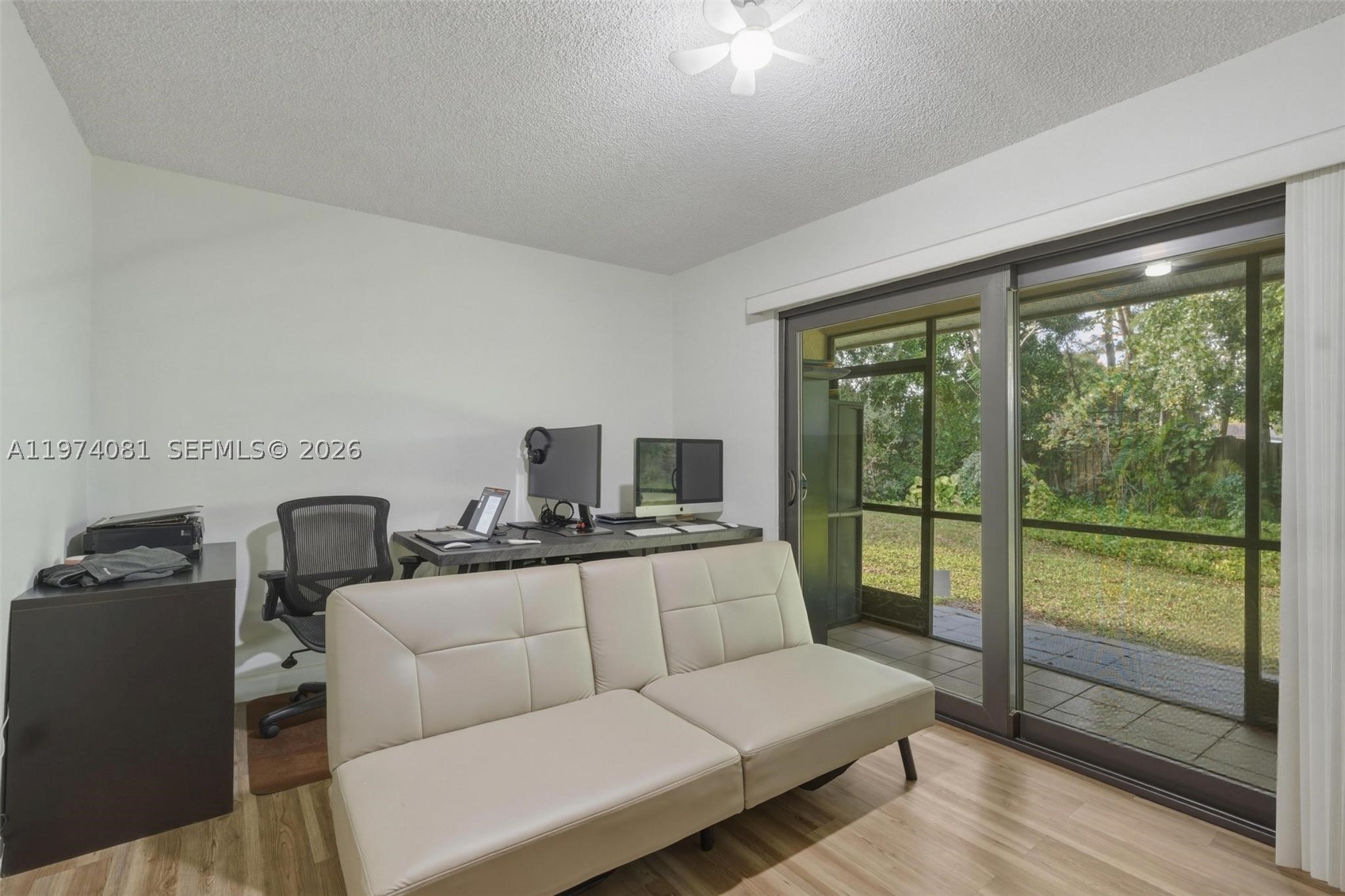 OAKWOOD ON THE GREEN COND - Residential