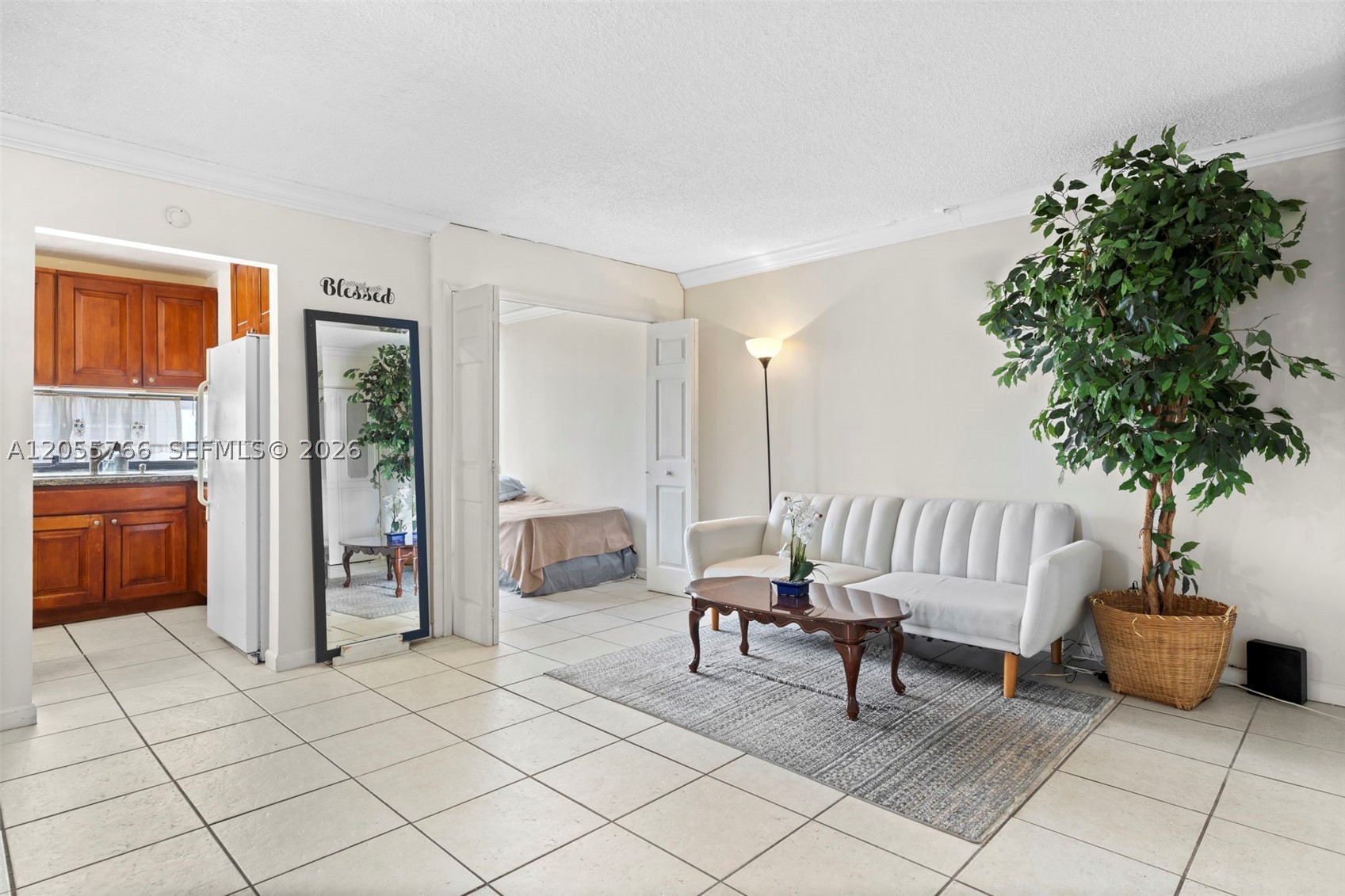 PLAZA OF AMERICAS CONDO P - Residential Lease
