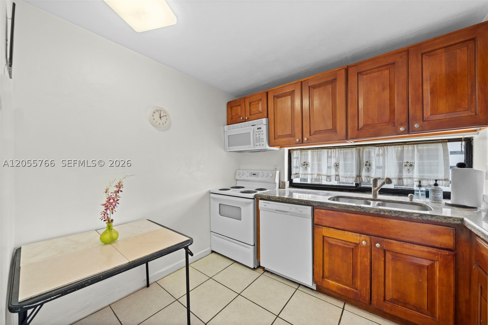 PLAZA OF AMERICAS CONDO P - Residential Lease