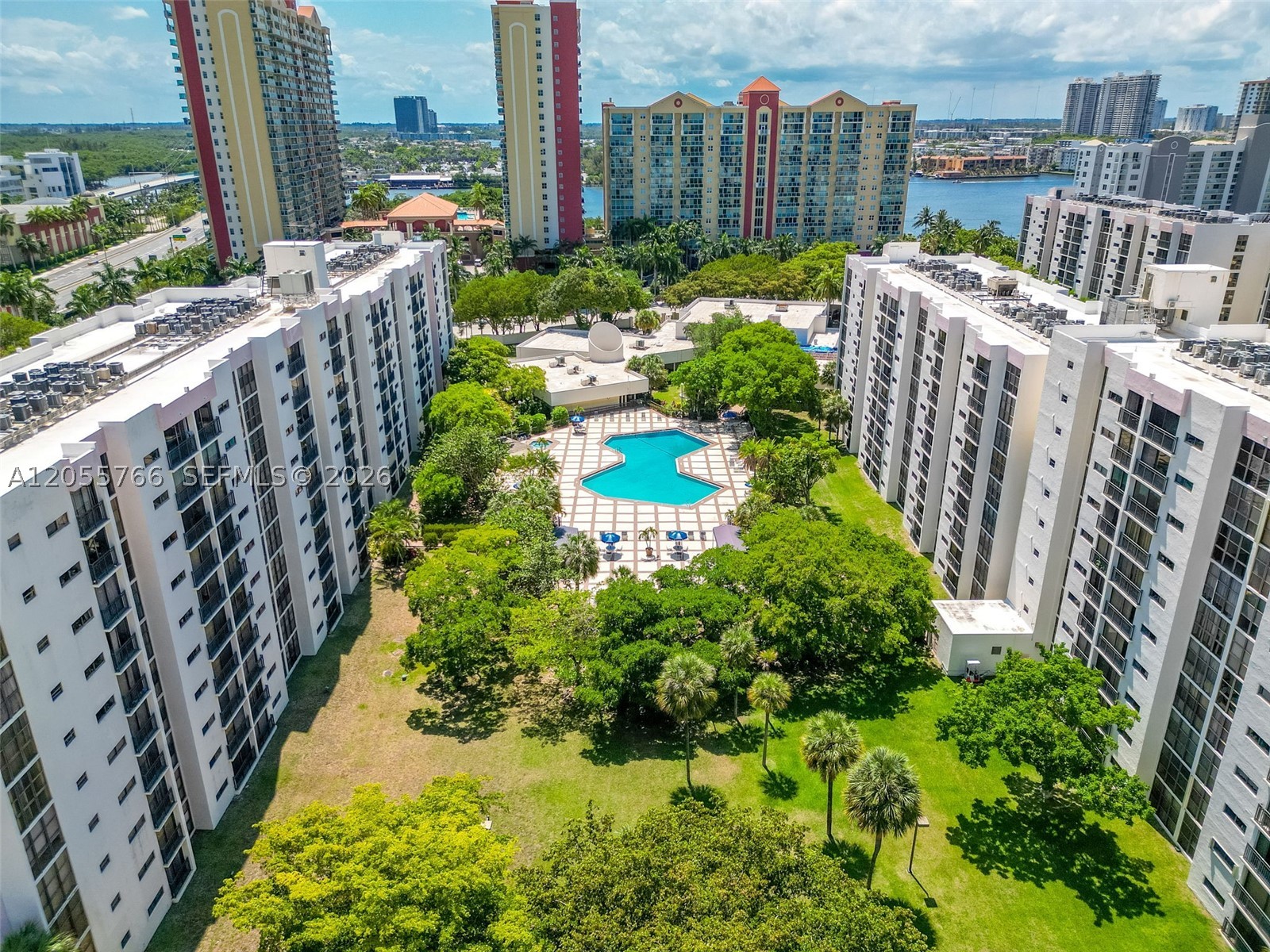 PLAZA OF AMERICAS CONDO P - Residential Lease