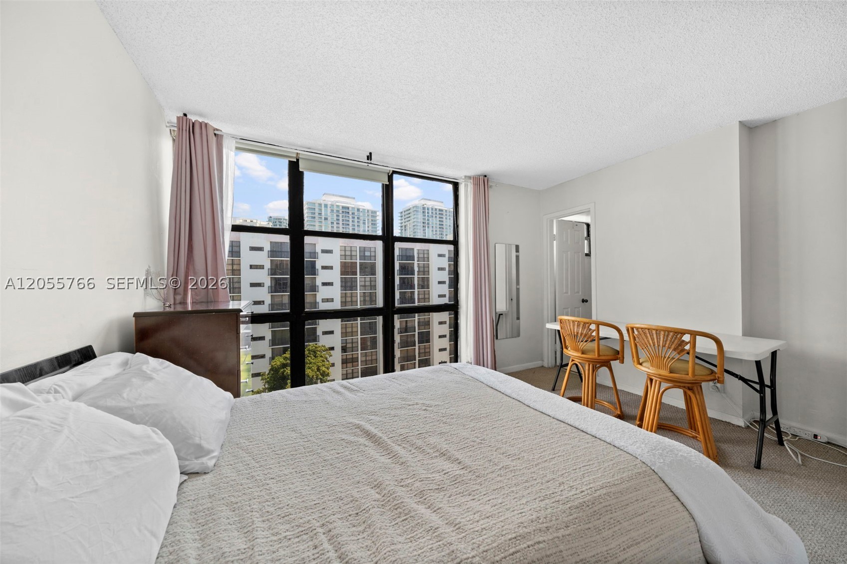 PLAZA OF AMERICAS CONDO P - Residential Lease