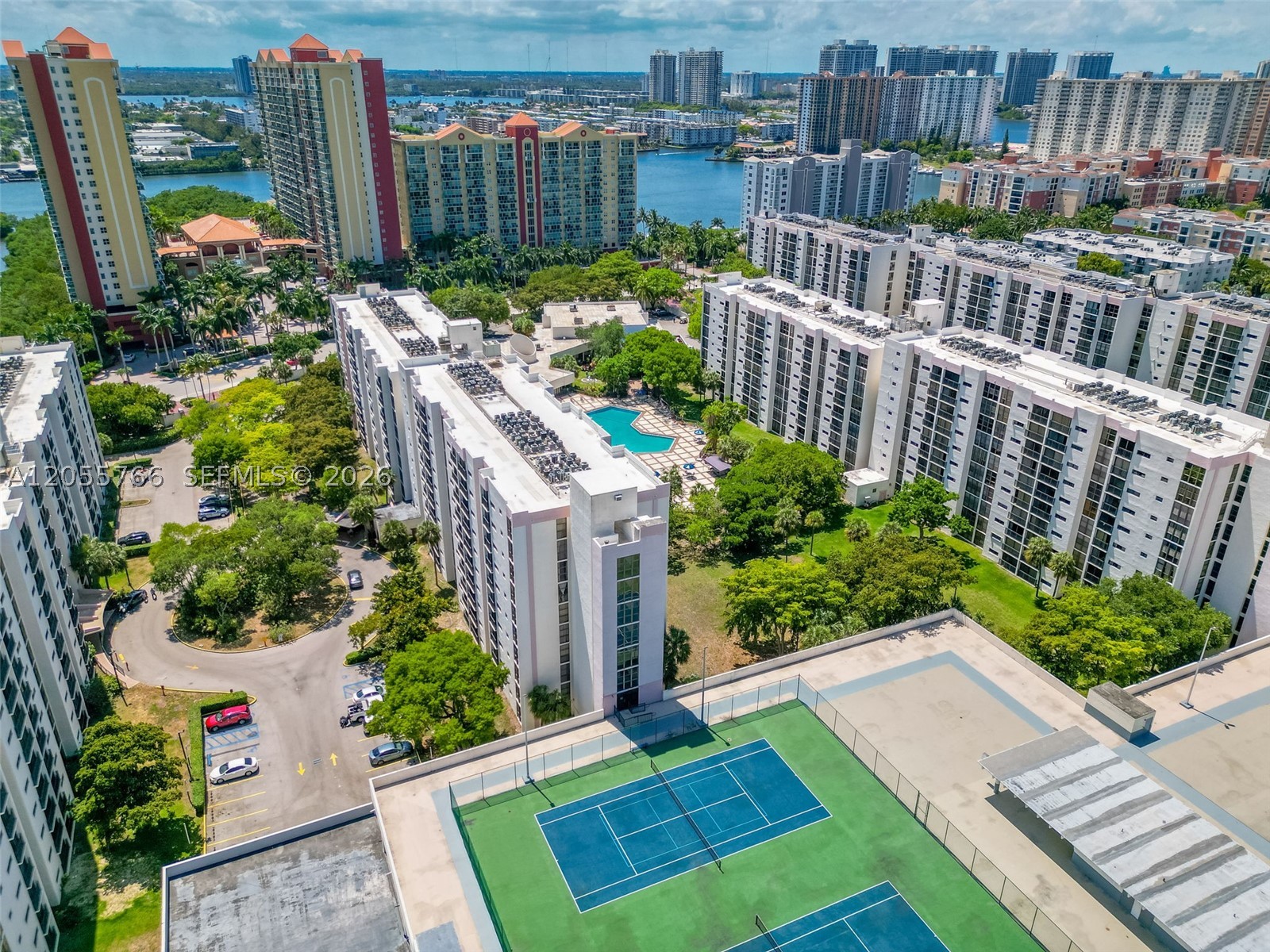 PLAZA OF AMERICAS CONDO P - Residential Lease